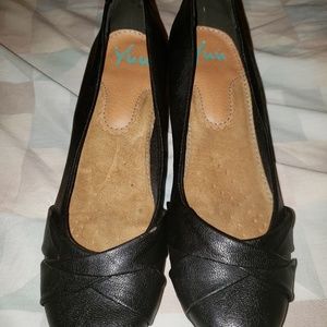 Yuu black wedge heels
